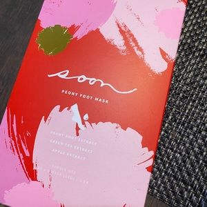 Causebox Soon Peony Foot Mask